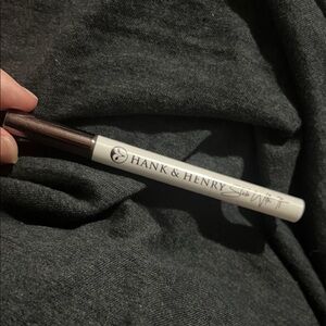 Hank & Henry liquid eyeliner